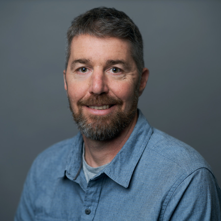 Headshot of Noah Fierer.